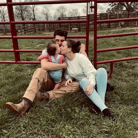 Cade foehner - Aug 30, 2023 · Gabby Barrett and Cade Foehner are growing their family! The American Idol alum, 23, is pregnant, expecting her third baby, a daughter, with her singer husband, the pair announced in a joint ... 